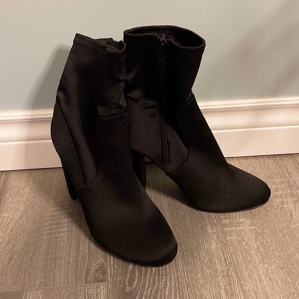 Spring Boots - Picture 3 of 3